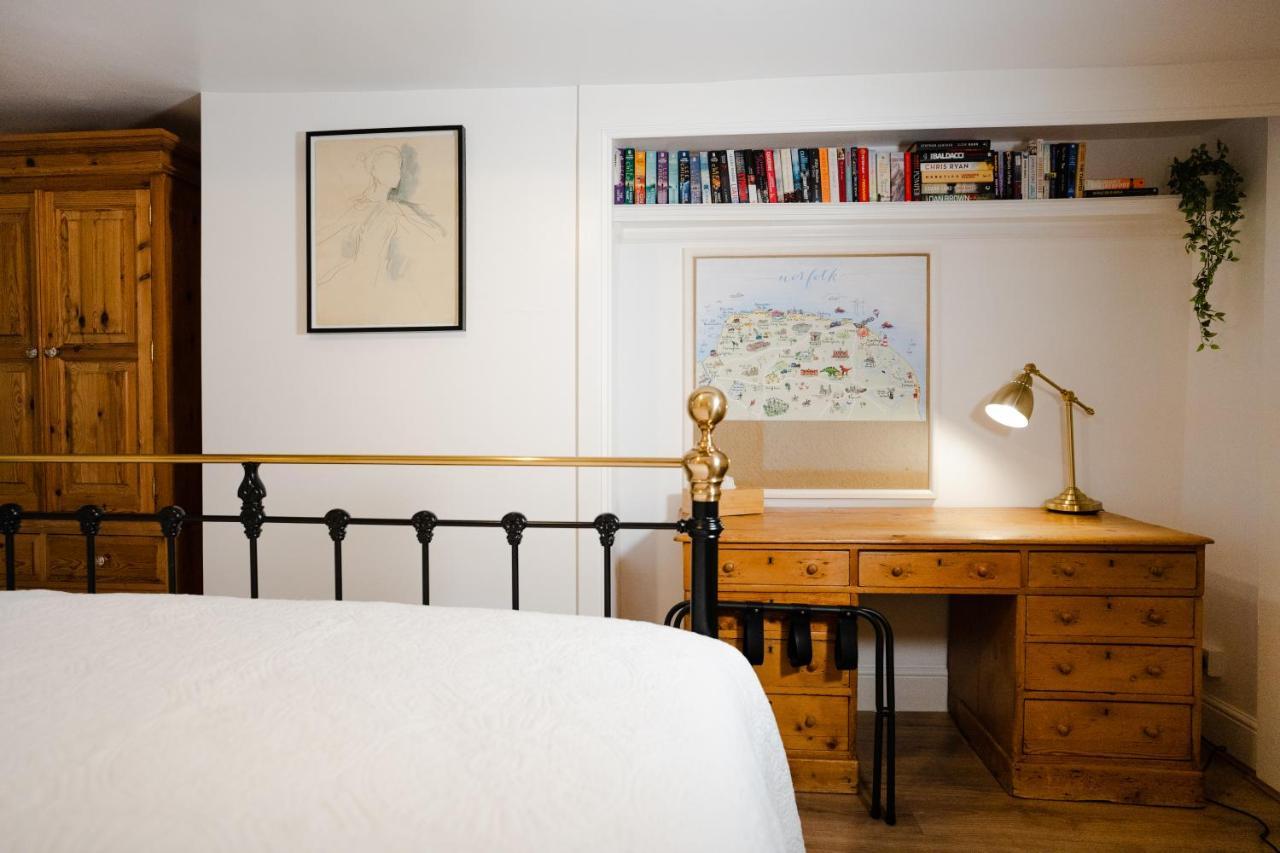 Hovell Hall Country Bed And Breakfastノリッチ エクステリア 写真