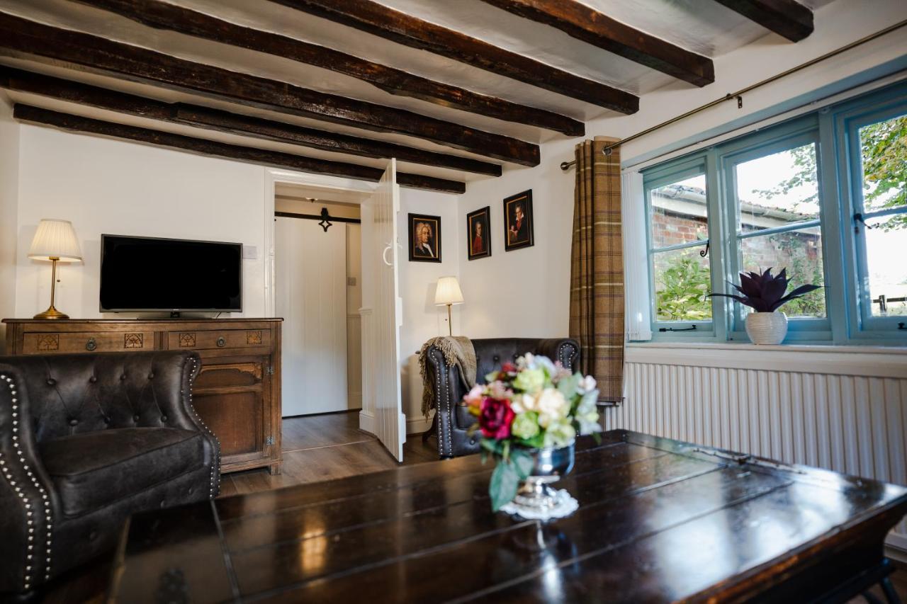 Hovell Hall Country Bed And Breakfastノリッチ エクステリア 写真